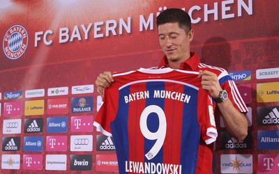 乐竞电竞-凯拉这球居然扑出来了